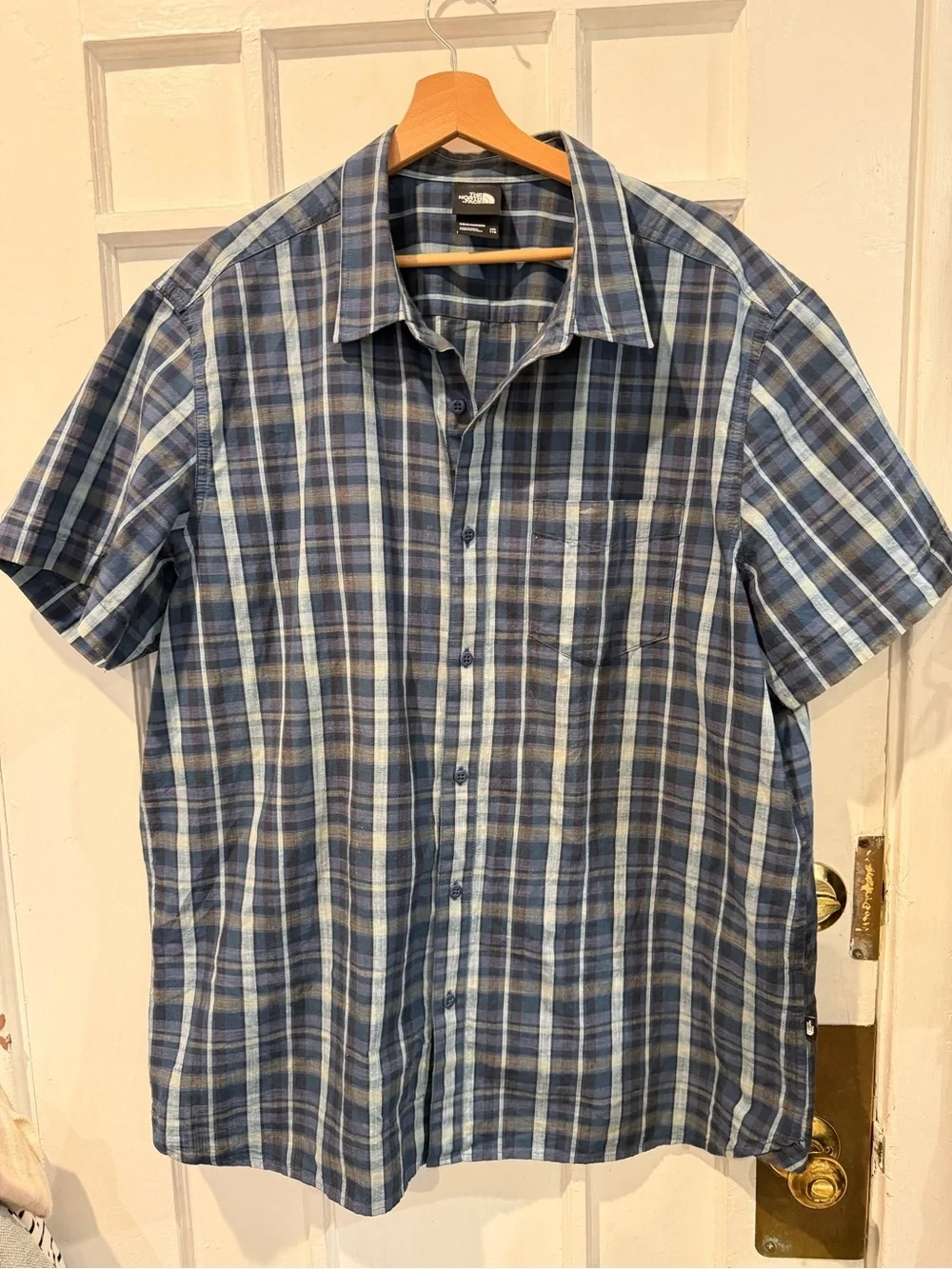 The North Face Men's Blue Plaid Short-Sleeve Button-Down Shirt